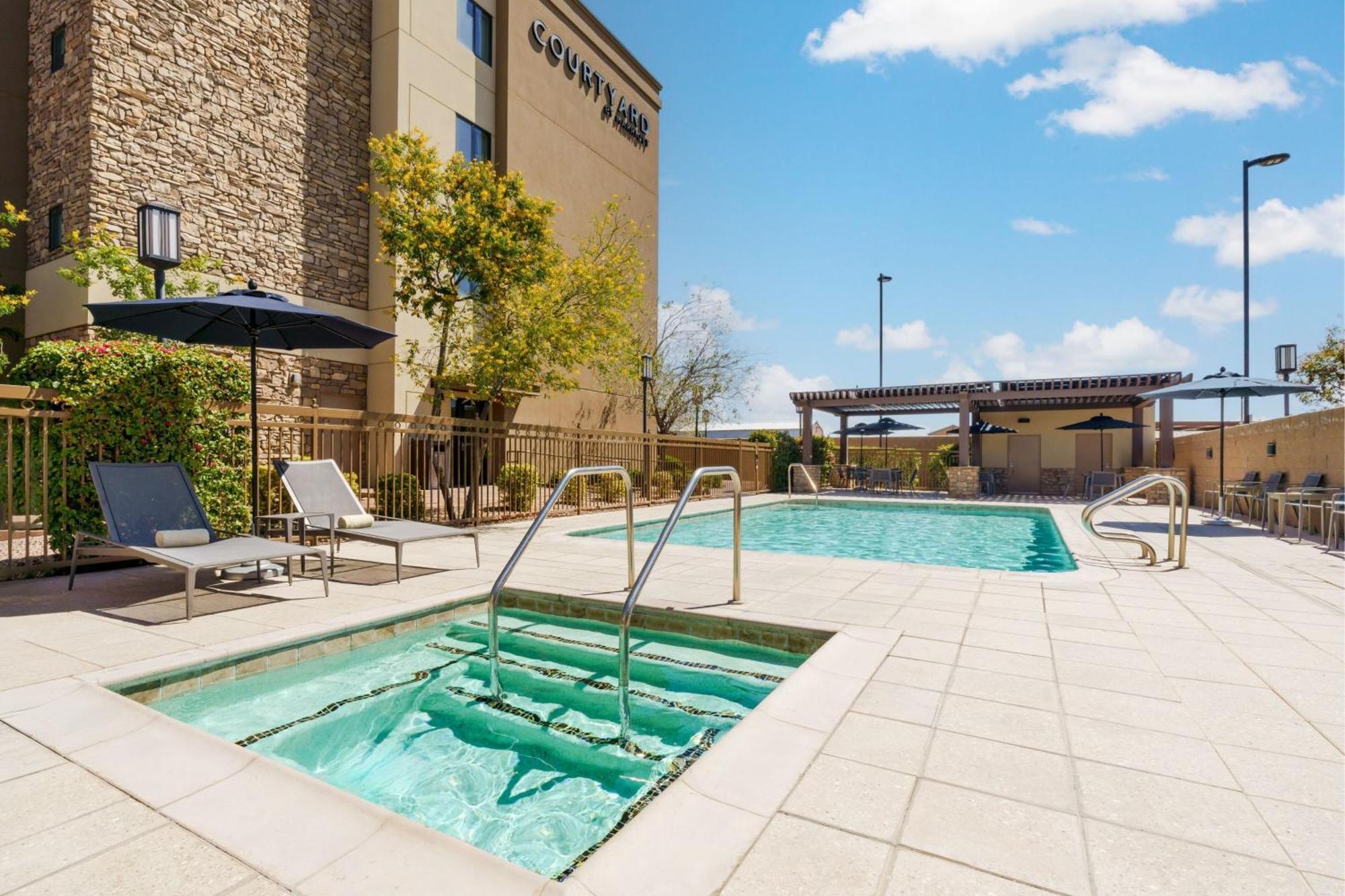 Courtyard By Marriott Phoenix Mesa Gateway Airport Экстерьер фото