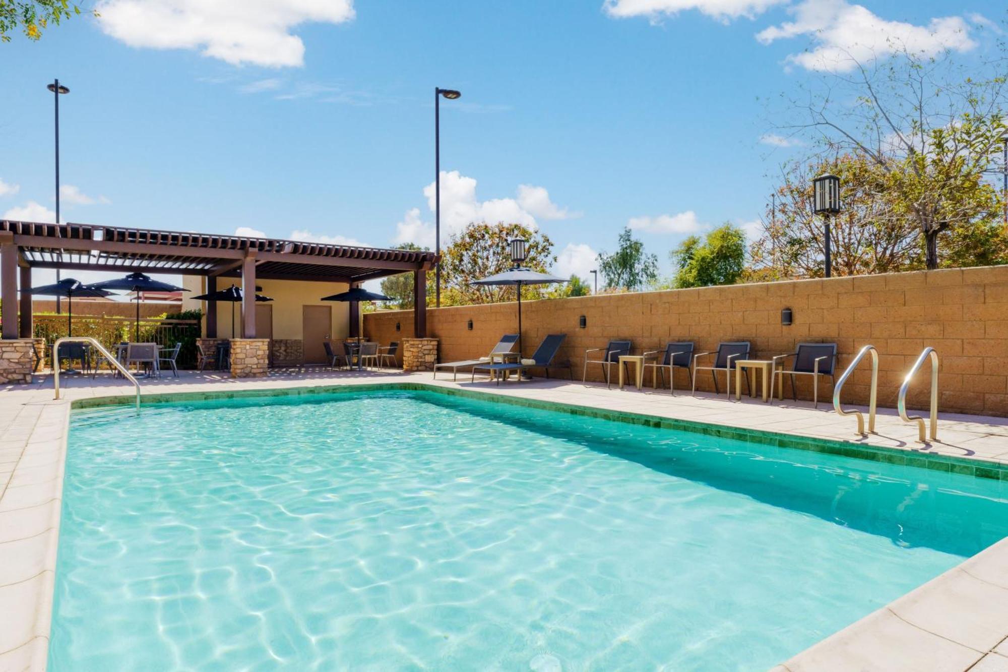 Courtyard By Marriott Phoenix Mesa Gateway Airport Экстерьер фото