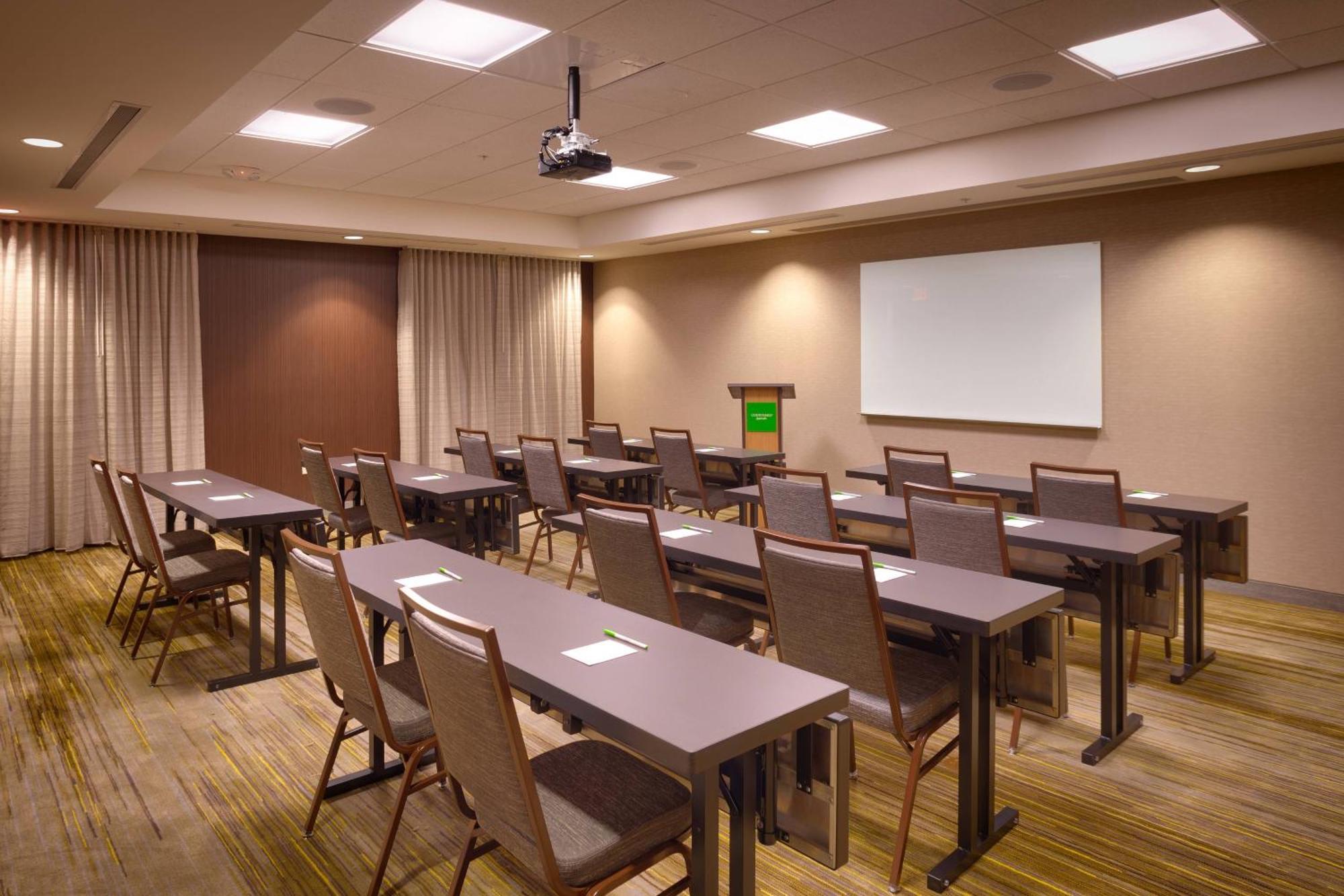 Courtyard By Marriott Phoenix Mesa Gateway Airport Экстерьер фото