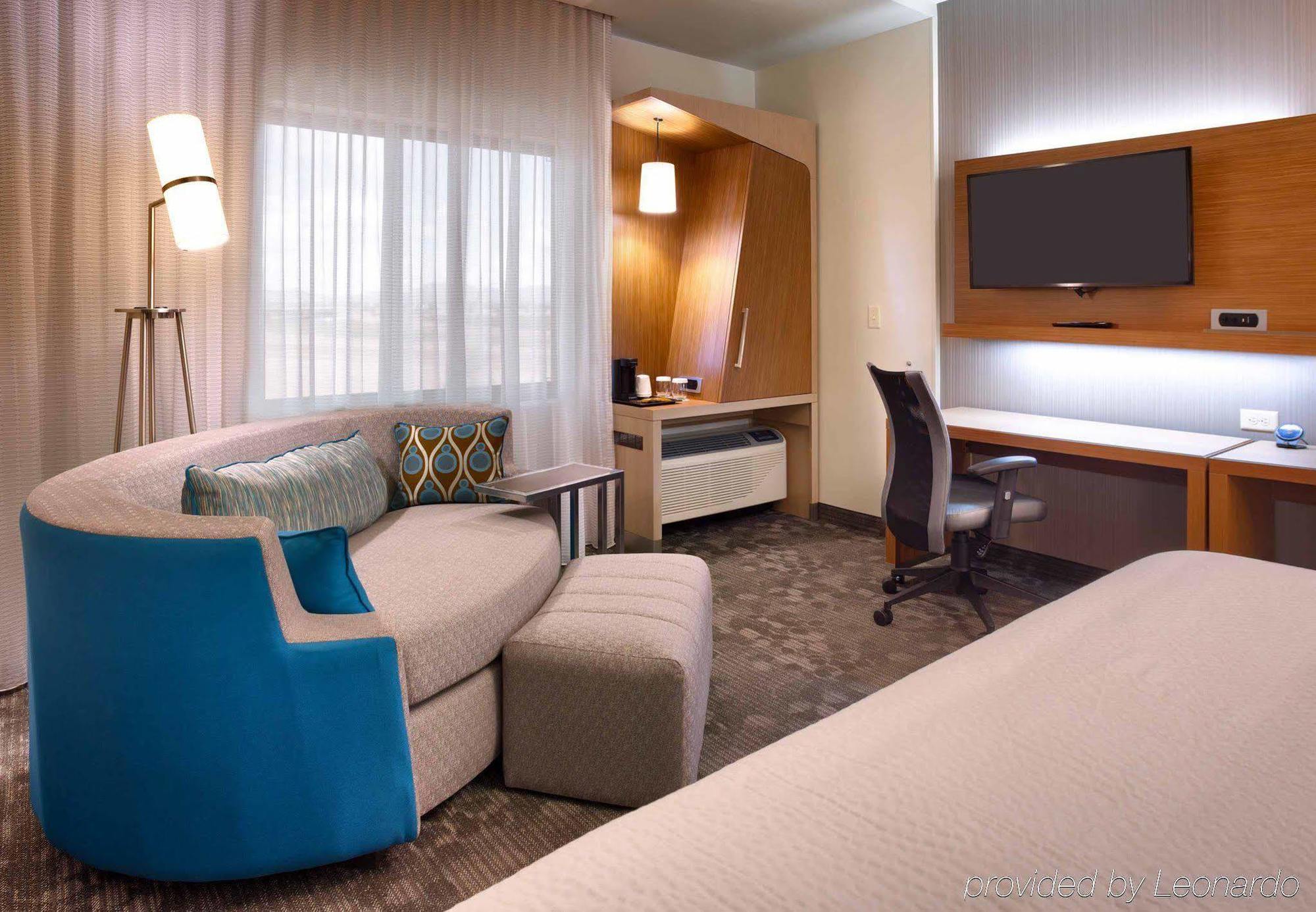 Courtyard By Marriott Phoenix Mesa Gateway Airport Экстерьер фото